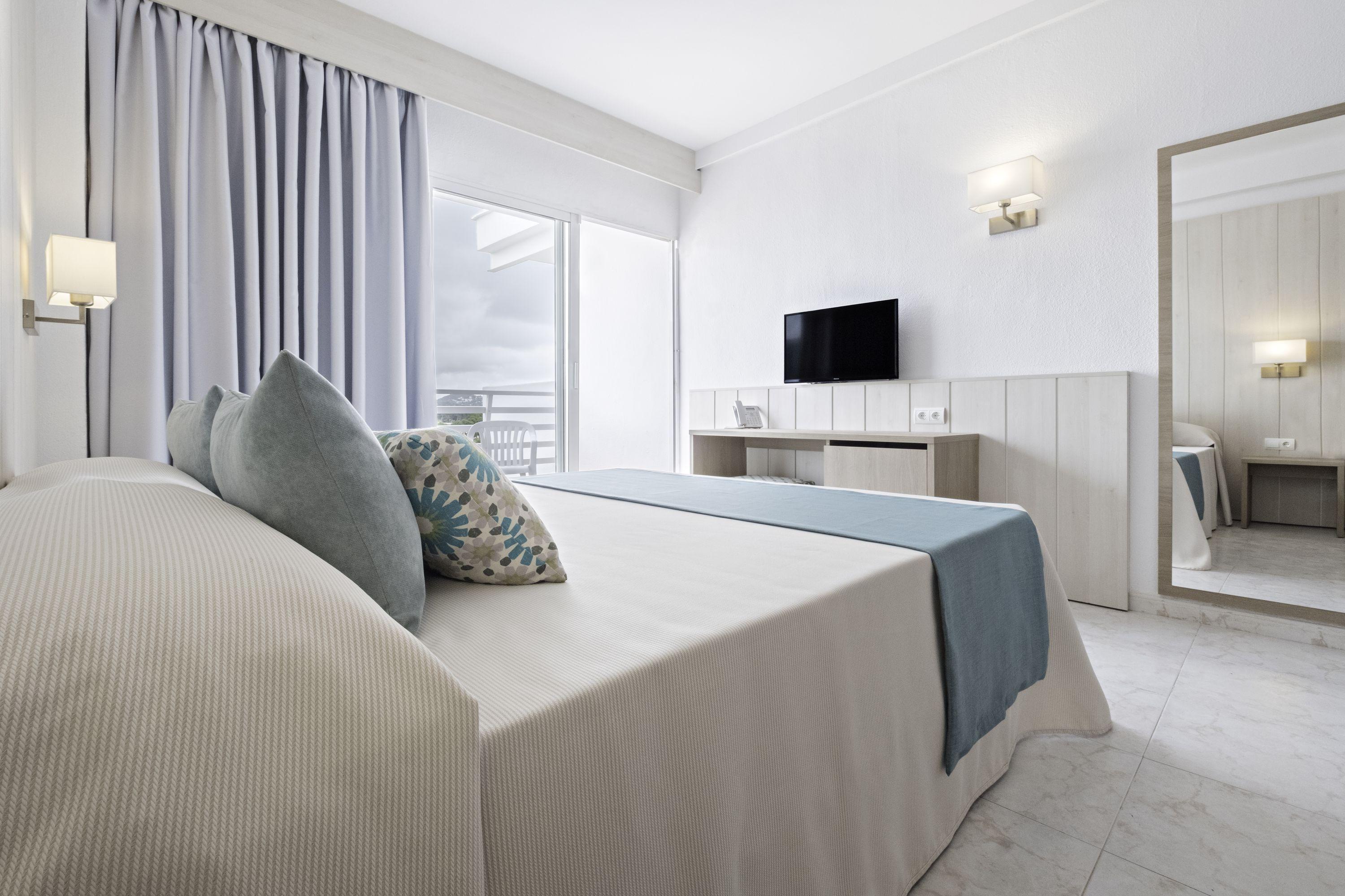 Azuline Hotel Palmanova Garden Экстерьер фото